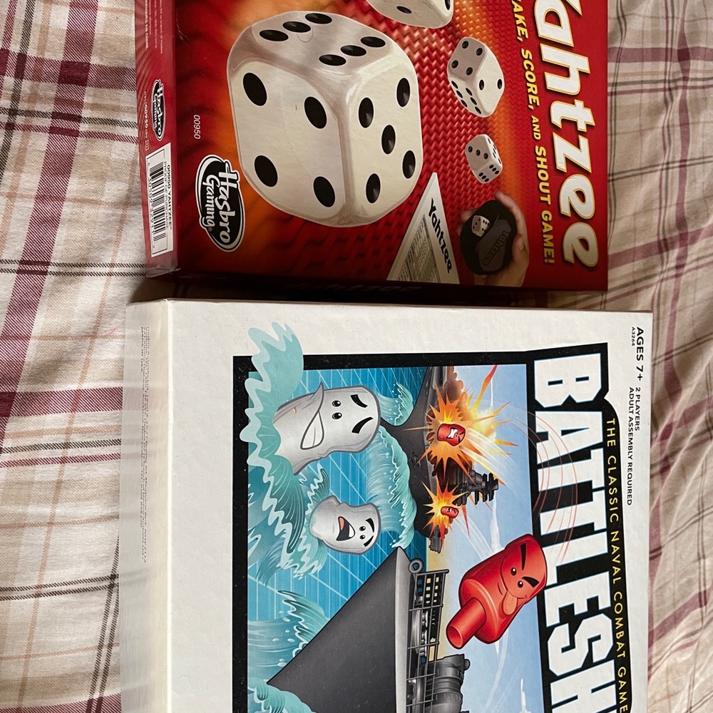 Hasbro Yahtzee & Battleship Game Set - Red, White, Blue